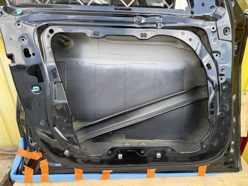 BMW X7 ДВЕРЬ ПЕРЕДНЯЯ ЛЕВАЯ, 475 (Black Sapphire) BMW X7 1