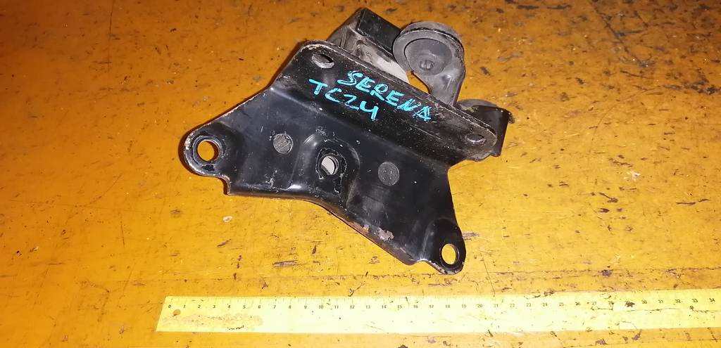 подушка двигателя Nissan Serena 0
