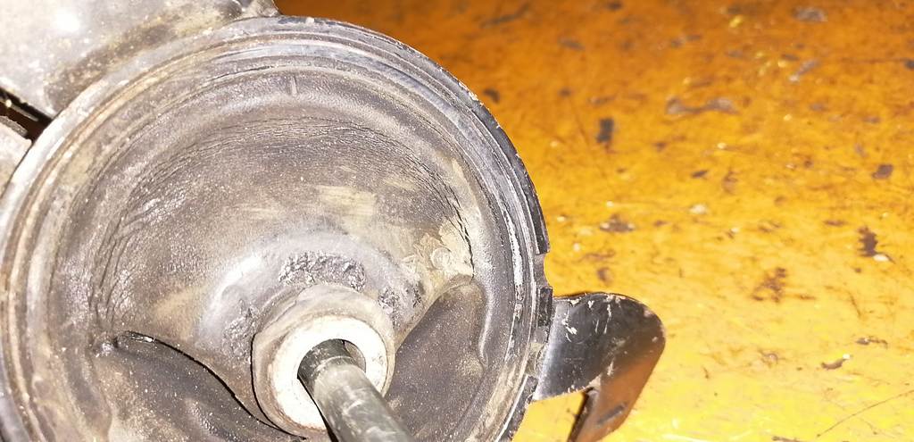 подушка двигателя Nissan Serena 3