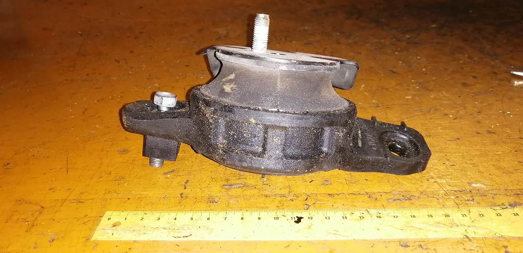 IMPREZA GP6 ПОДУШКА ДВС Subaru Impreza 1