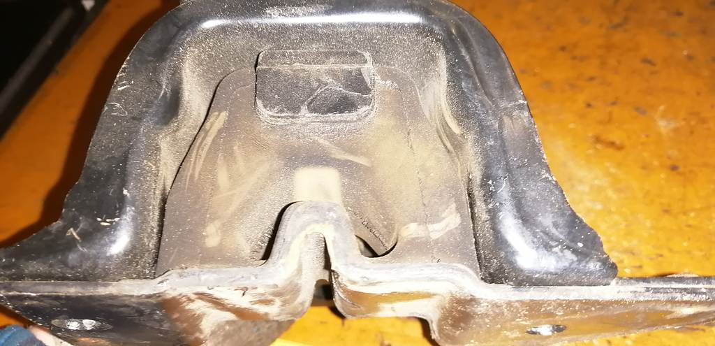 подушка двигателя Toyota Passo 3