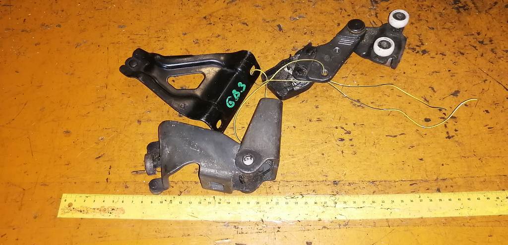 FREED SPIKE GB3 РОЛИКИ ДВЕРИ ЗАДНИЕ ПРАВЫЕ 1 Honda Freed Spike 1