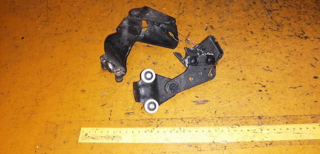 FREED SPIKE GB3 РОЛИКИ ДВЕРИ ЗАДНИЕ ЛЕВЫЕ 2 Honda Freed Spike 1