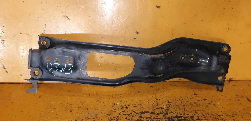 балка Mazda Demio 0
