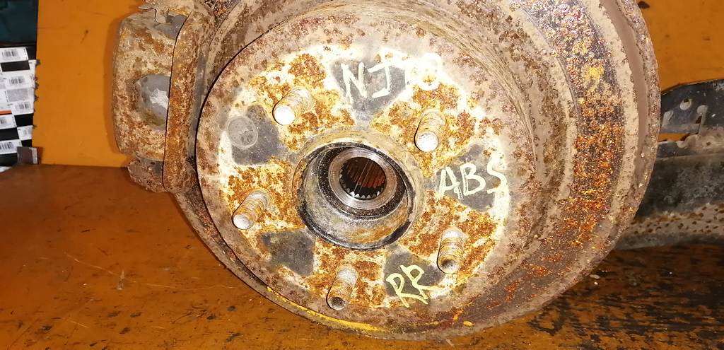 DUALIS NJ10 СТУПИЦА ЗАДНЯЯ ПРАВАЯ ABS Nissan Dualis 1