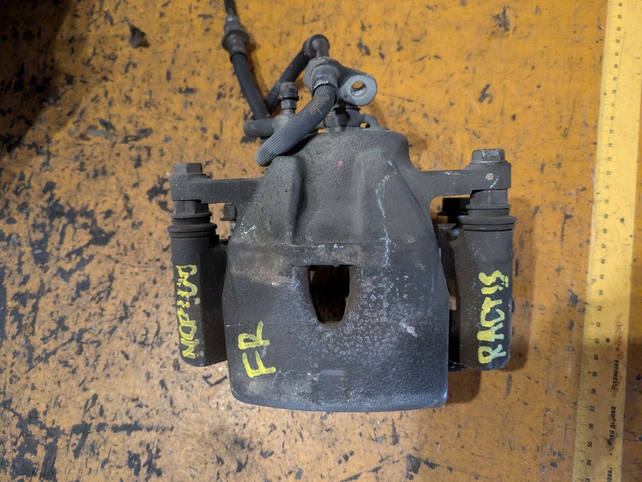 суппорт Toyota Ractis 0