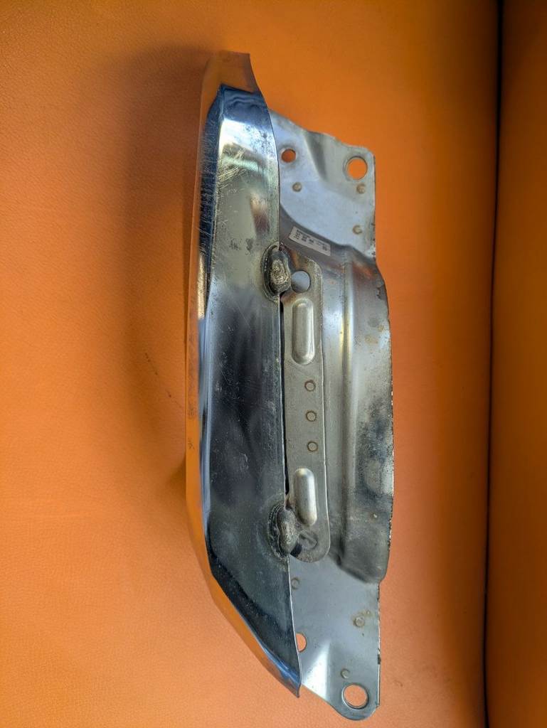 BMW X7 G07 НАСАДКА НА ГЛУШИТЕЛЬ ЛЕВАЯ 5A5C8D1-01 BMW X7 1