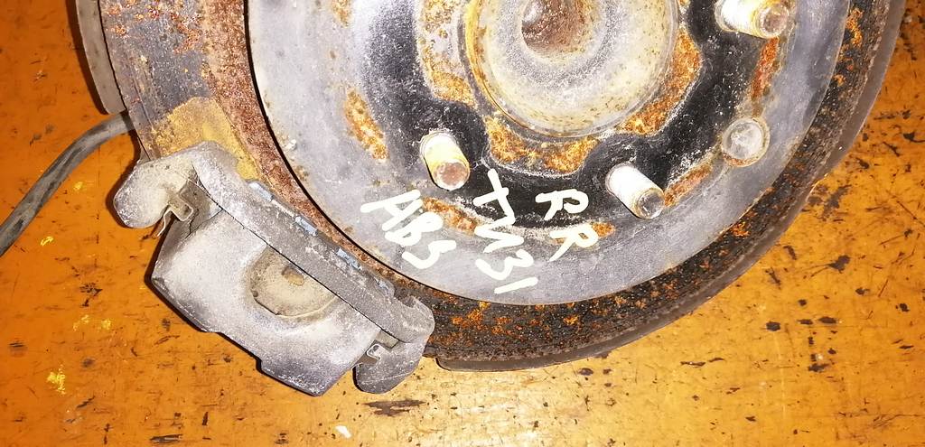 PRESAGE TU31 СТУПИЦА ЗАДНЯЯ ПРАВАЯ ABS Nissan Presage 1