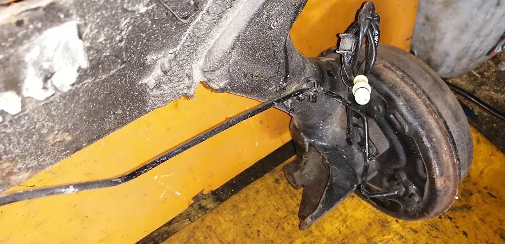 балка со ступицами Renault Kangoo 3