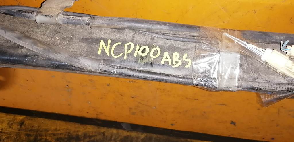 RACTIS NCP100 БАЛКА ЗАДНЯЯ В СБОРЕ Toyota Ractis 1