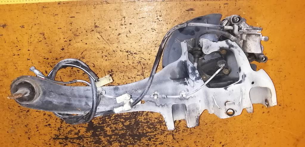 AXELA BK5P СТУПИЦА ЗАДНЯЯ ПРАВАЯ В СБОРЕ ABS Mazda Axela 4