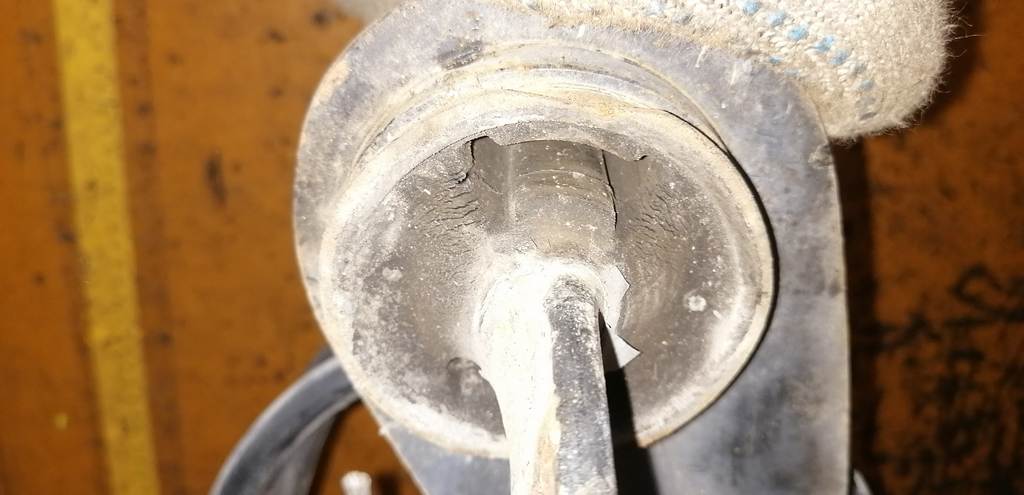 AXELA BK5P СТУПИЦА ЗАДНЯЯ ЛЕВАЯ В СБОРЕ ABS Mazda Axela 7