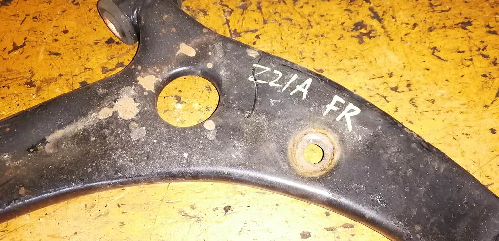 COLT Z21A РЫЧАГ ПЕРЕДНИЙ ПРАВЫЙ, порван пыльник Mitsubishi Colt 1