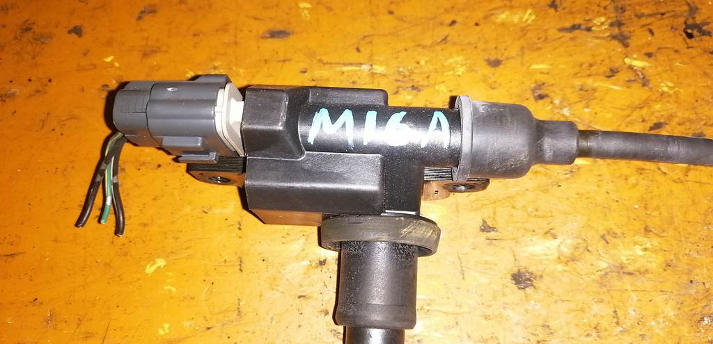 M16A КАТУШКА ЗАЖИГАНИЯ 2C04-0372 Suzuki Swift 1
