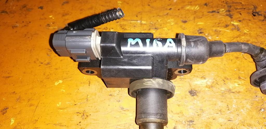 M16A КАТУШКА ЗАЖИГАНИЯ 4H12-0371 Suzuki Swift 1
