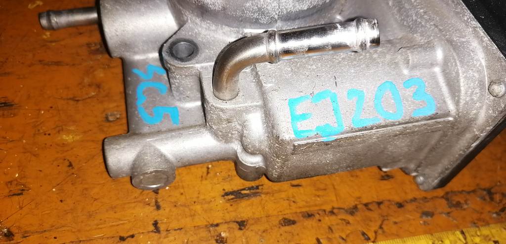 EJ203 ДРОССЕЛЬНАЯ ЗАСЛОНКА Subaru Forester 1