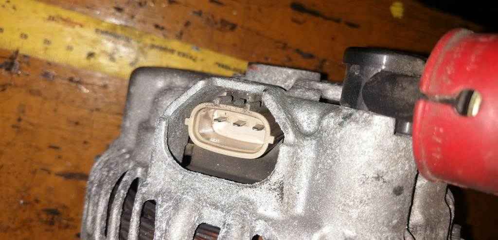 EJ203 ГЕНЕРАТОР 23700 AA540 Subaru Forester 4