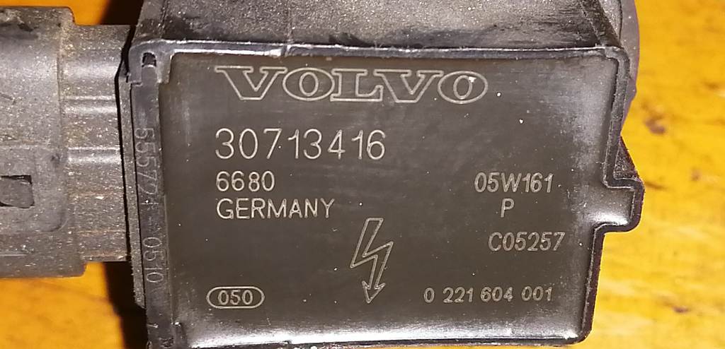 B5254T2 КАТУШКА ЗАЖИГАНИЯ 30713416 Volvo XC90 1