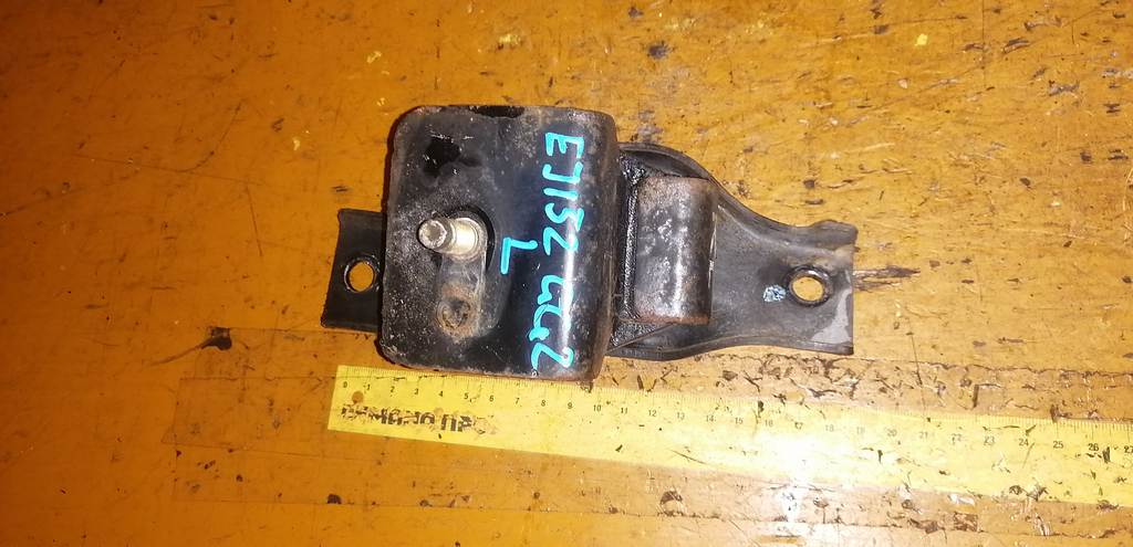 подушка двигателя Subaru Impreza 0