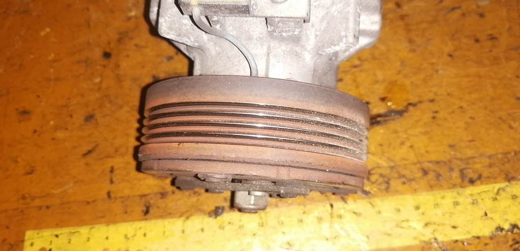 K12B КОМПРЕССОР КОНДИЦИОНЕРА 95201-68LA1 Suzuki Solio 4