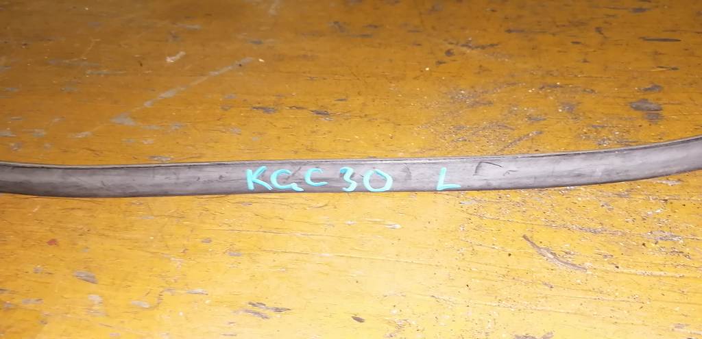 PASSO KGC30 МОЛДИНГ НА КРЫШУ ЛЕВЫЙ Toyota Passo 1