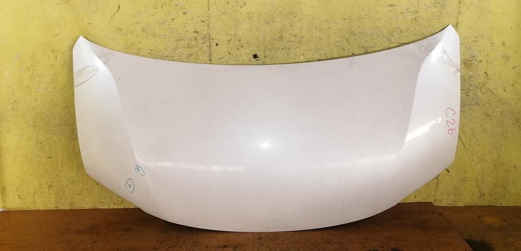 капот Nissan Serena 0
