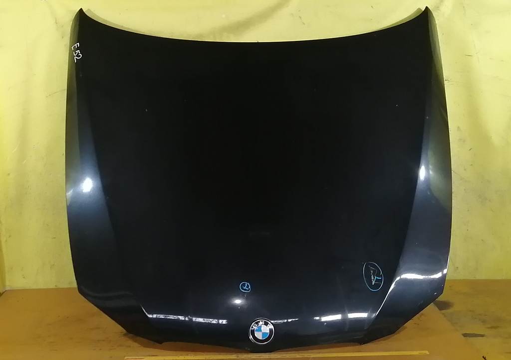 капот BMW 3 Series 0
