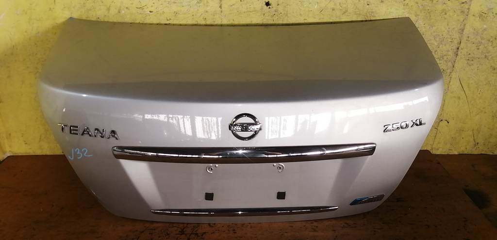 крышка багажника Nissan Teana 0