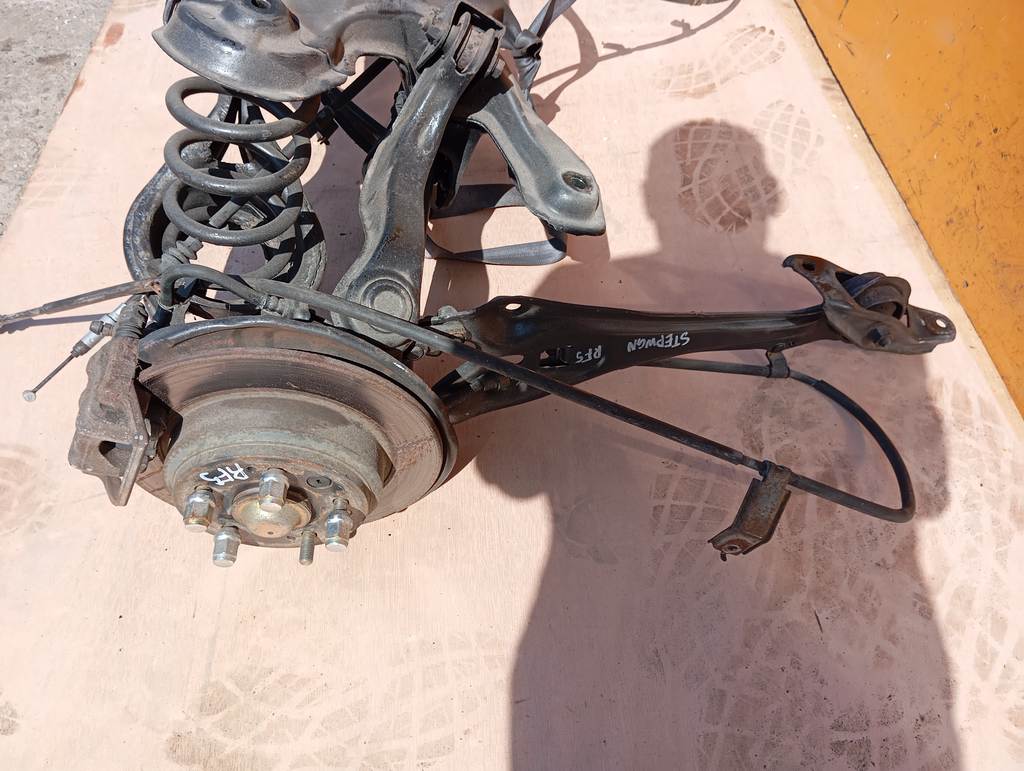 балка Honda Stepwgn 3