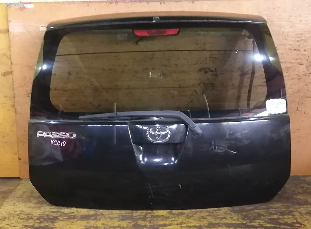 дверь 5-я Toyota Passo 0