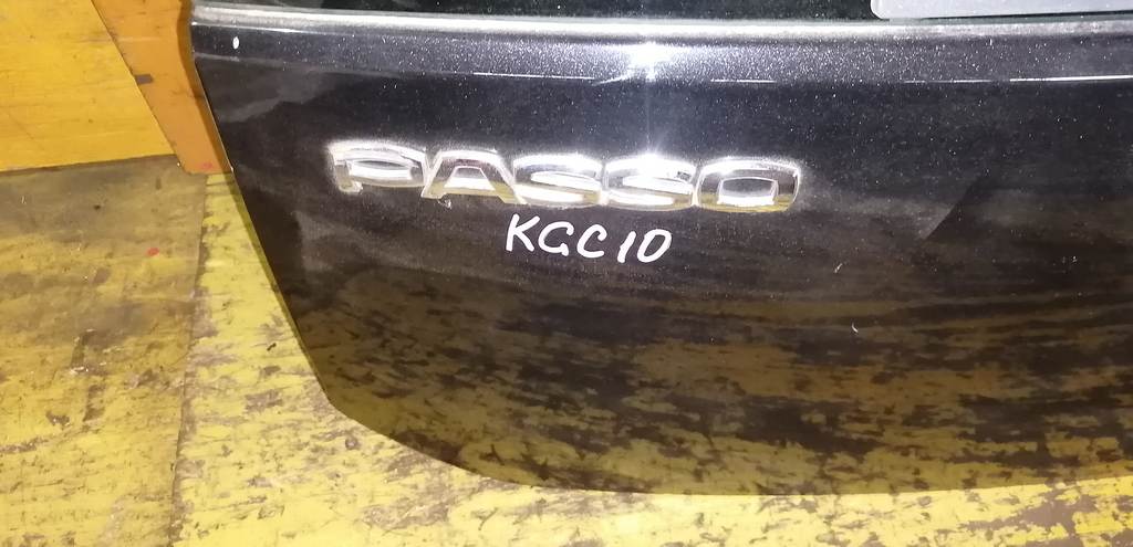 PASSO KGC10 ДВЕРЬ 5-Я Toyota Passo 1