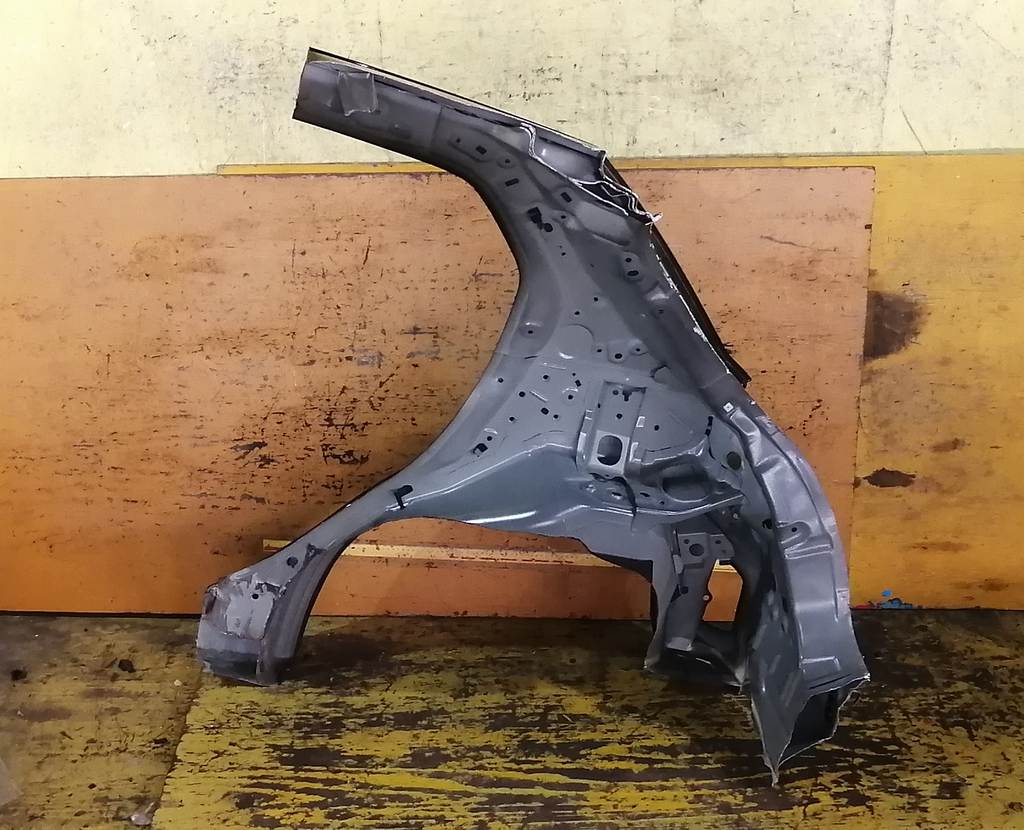 крыло Mazda Demio 3