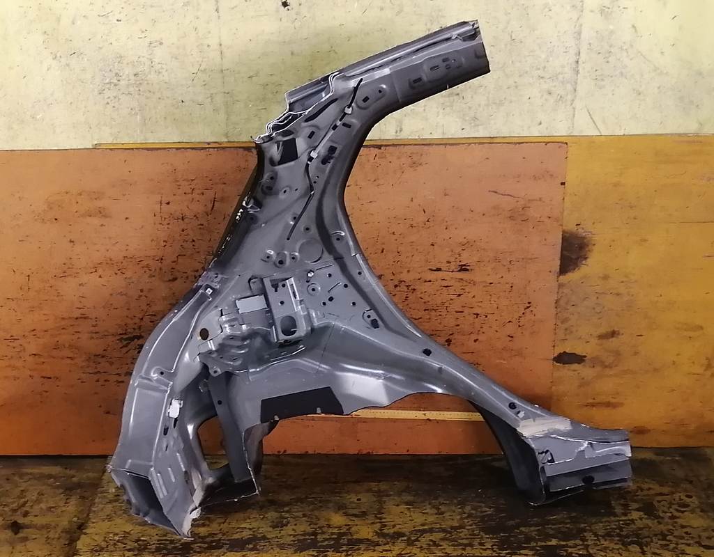 крыло Mazda Demio 3