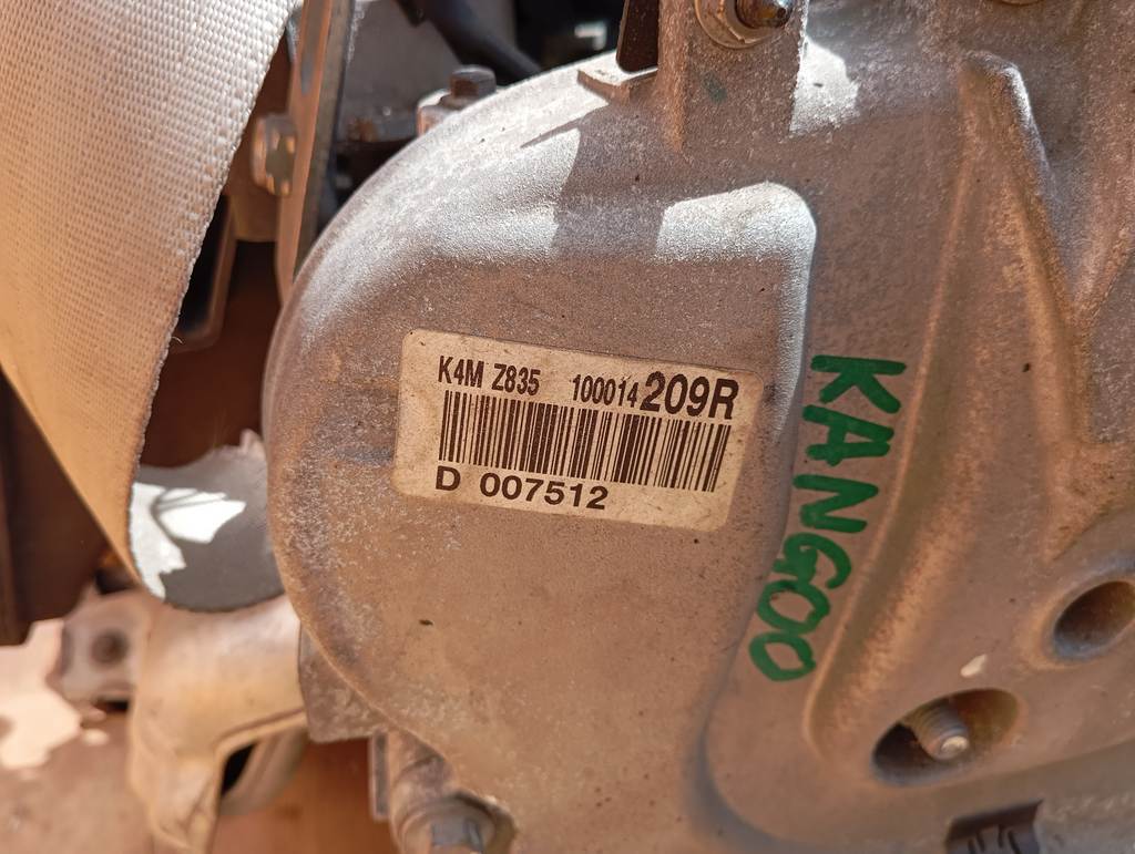 K4M835 №2D007512 ДВИГАТЕЛЬ без навесного Renault Kangoo 4