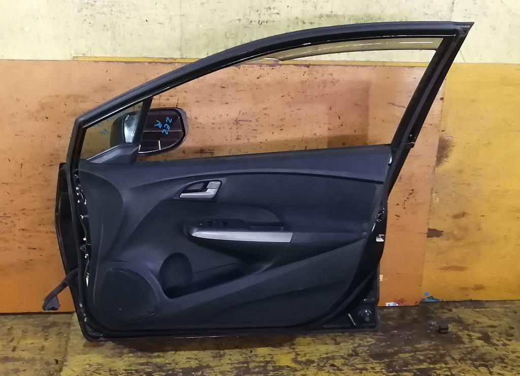 дверь Honda Insight 3