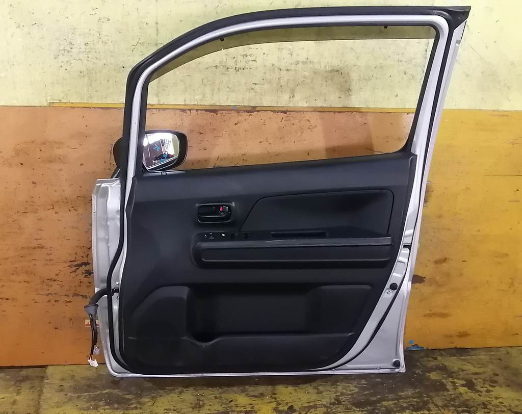 дверь Suzuki Wagon R 3