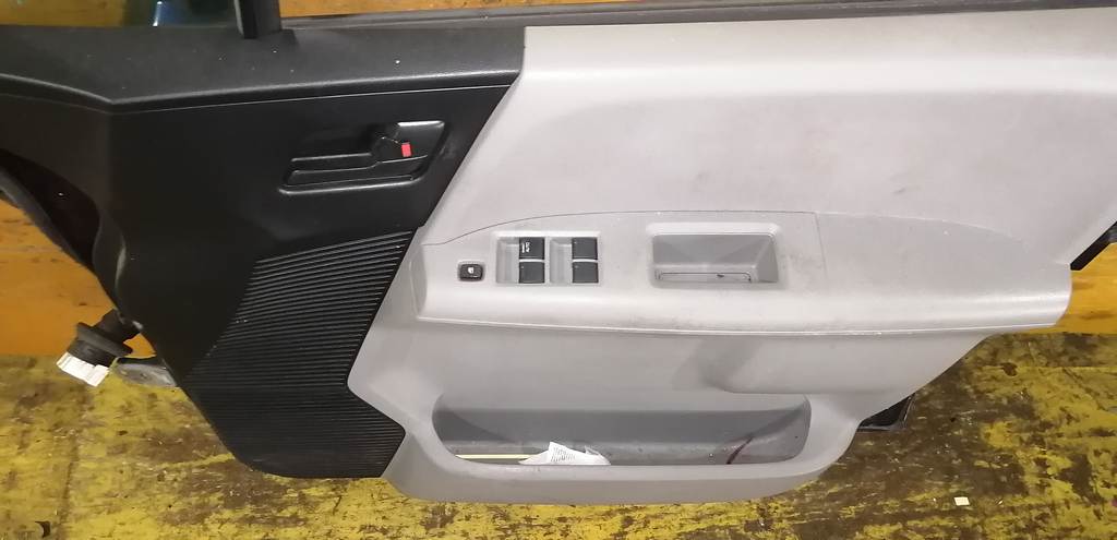FREED GB3 ДВЕРЬ ПЕРЕДНЯЯ ПРАВАЯ Honda Freed 4