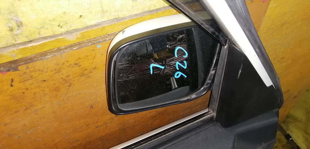 зеркало Nissan Serena 0