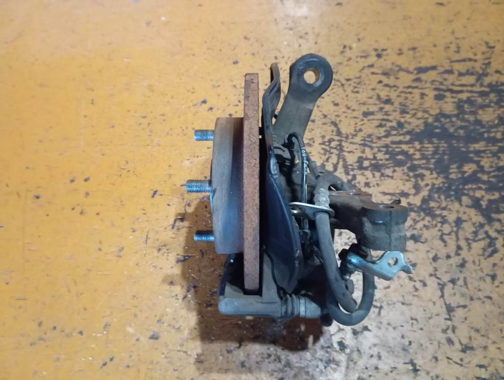 N BOX JF1 СТУПИЦА ПЕРЕДНЯЯ ПРАВАЯ ABS Honda N Box 1