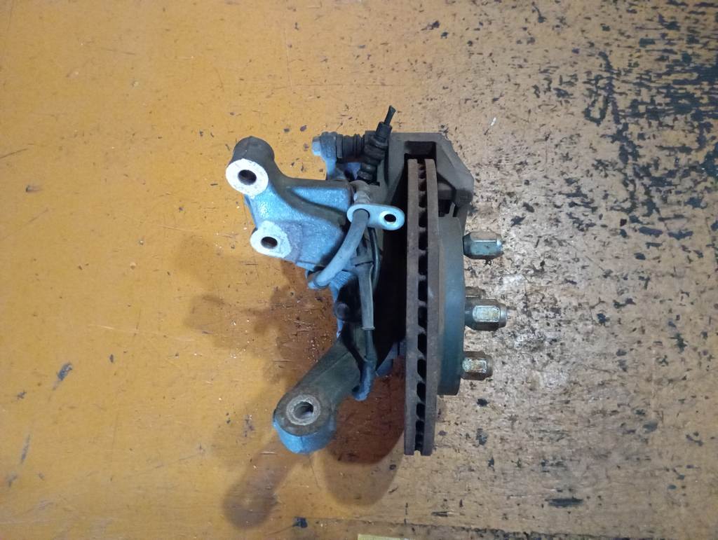 DEMIO DE3FS СТУПИЦА ПЕРЕДНЯЯ ПРАВАЯ ABS Mazda Demio 1