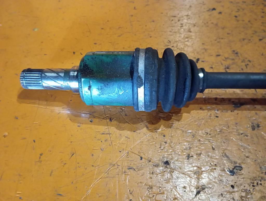 DEMIO DW3W ПРИВОД ПЕРЕДНИЙ ПРАВЫЙ Mazda Demio 1