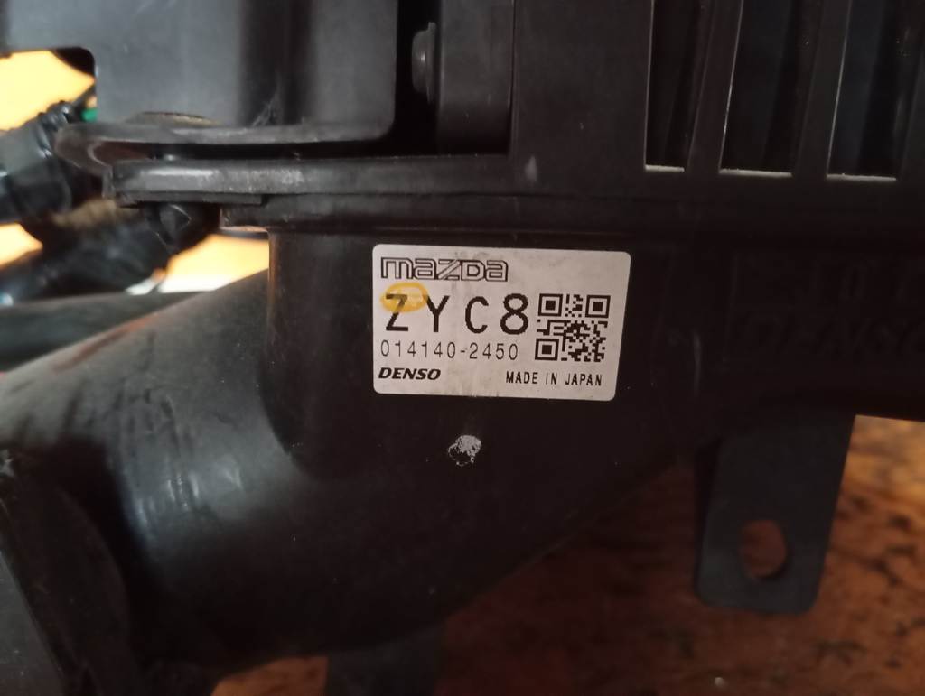 блок управления двс Mazda Demio 3