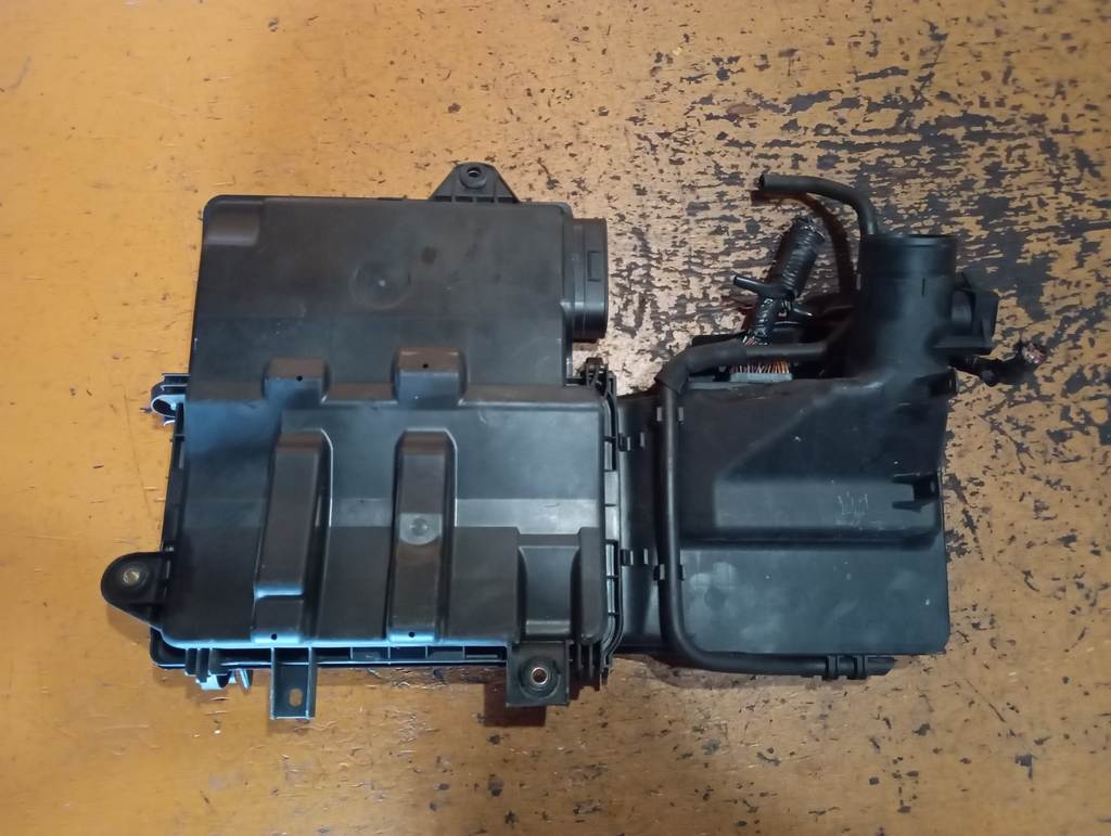ZJ02 БЛОК УПР.ДВС Mazda Demio 1