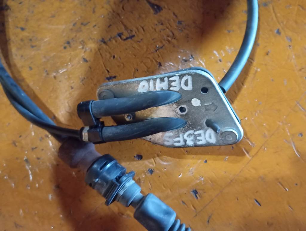 DEMIO DE3FS ТРОС АКПП Mazda Demio 1