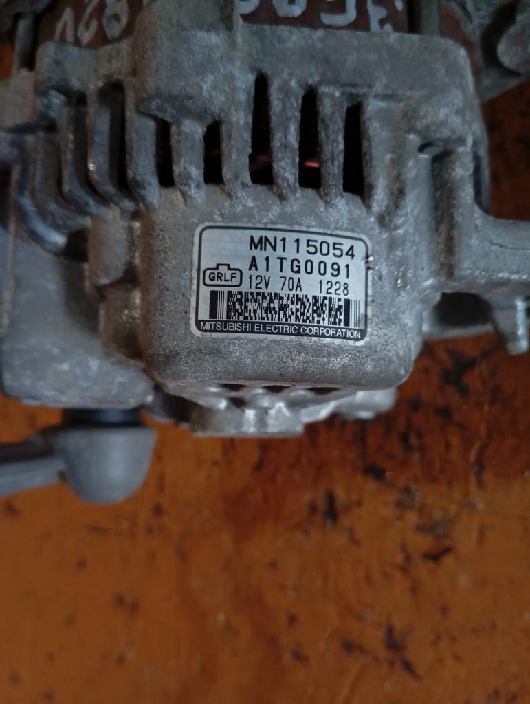 3G83 ГЕНЕРАТОР MN115054 Mitsubishi eK Wagon 1