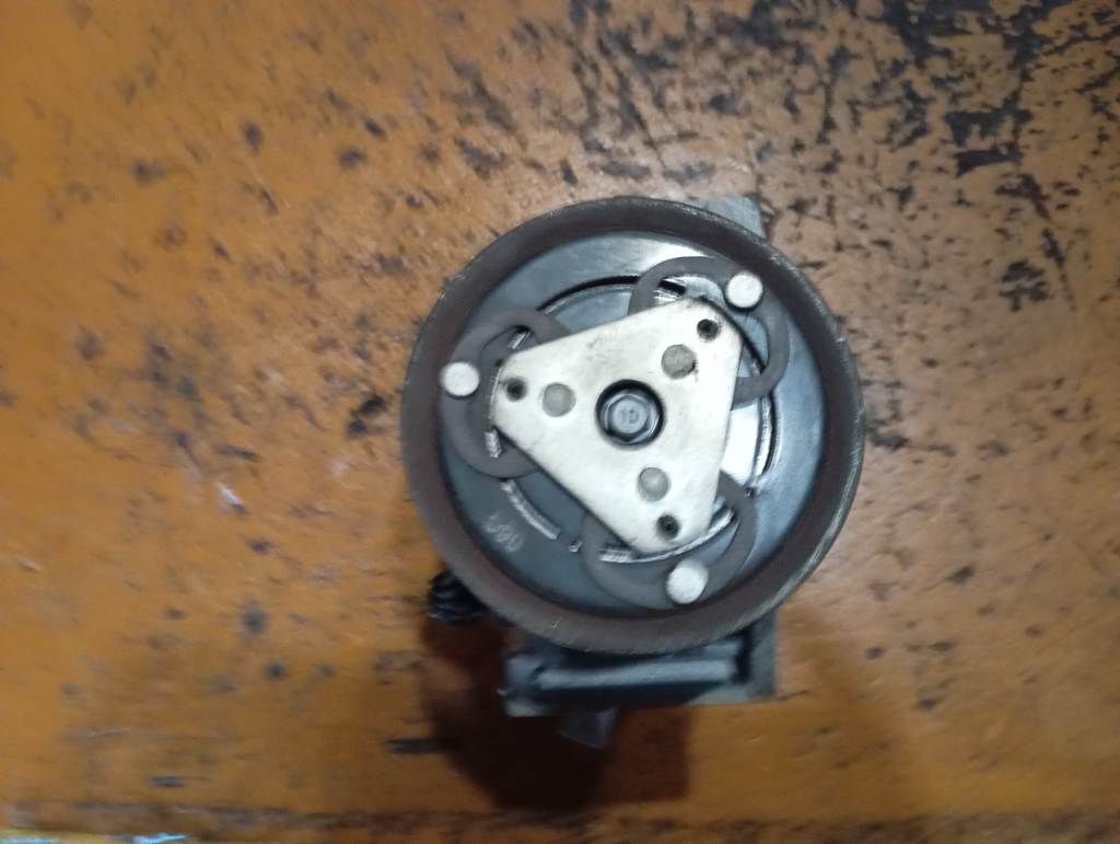 компрессор кондиционера Nissan Tiida Latio 3