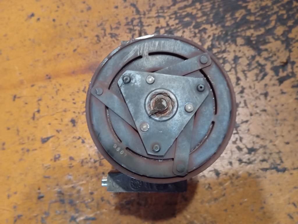 MR20DD КОМПРЕССОР КОНДИЦИОНЕРА 92600 Nissan Serena 4