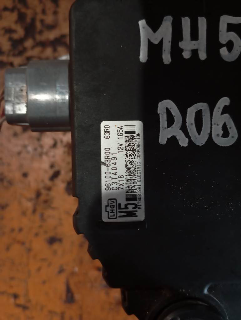 R06A ГЕНЕРАТОР 96100-63R00 Suzuki Wagon R 1