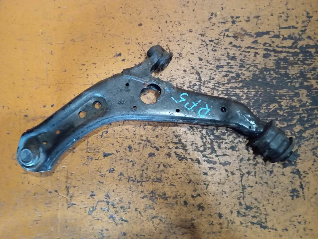 STEPWGN RF5 РЫЧАГ ПЕРЕДНИЙ ПРАВЫЙ Honda Stepwgn 1