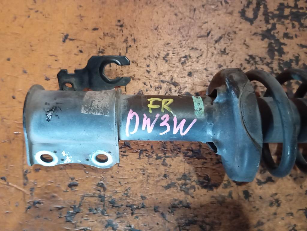 DEMIO DW5W СТОЙКА ПЕРЕДНЯЯ ПРАВАЯ Mazda Demio 1